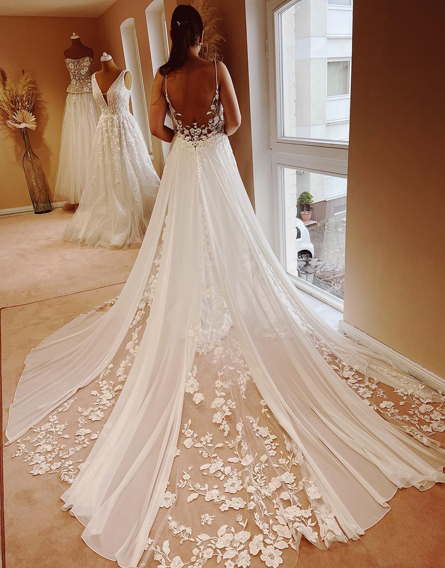 Luolandi A Line Spaghetti Straps Open Back Ivory Corset Bridal Dress Sexy Beautiful